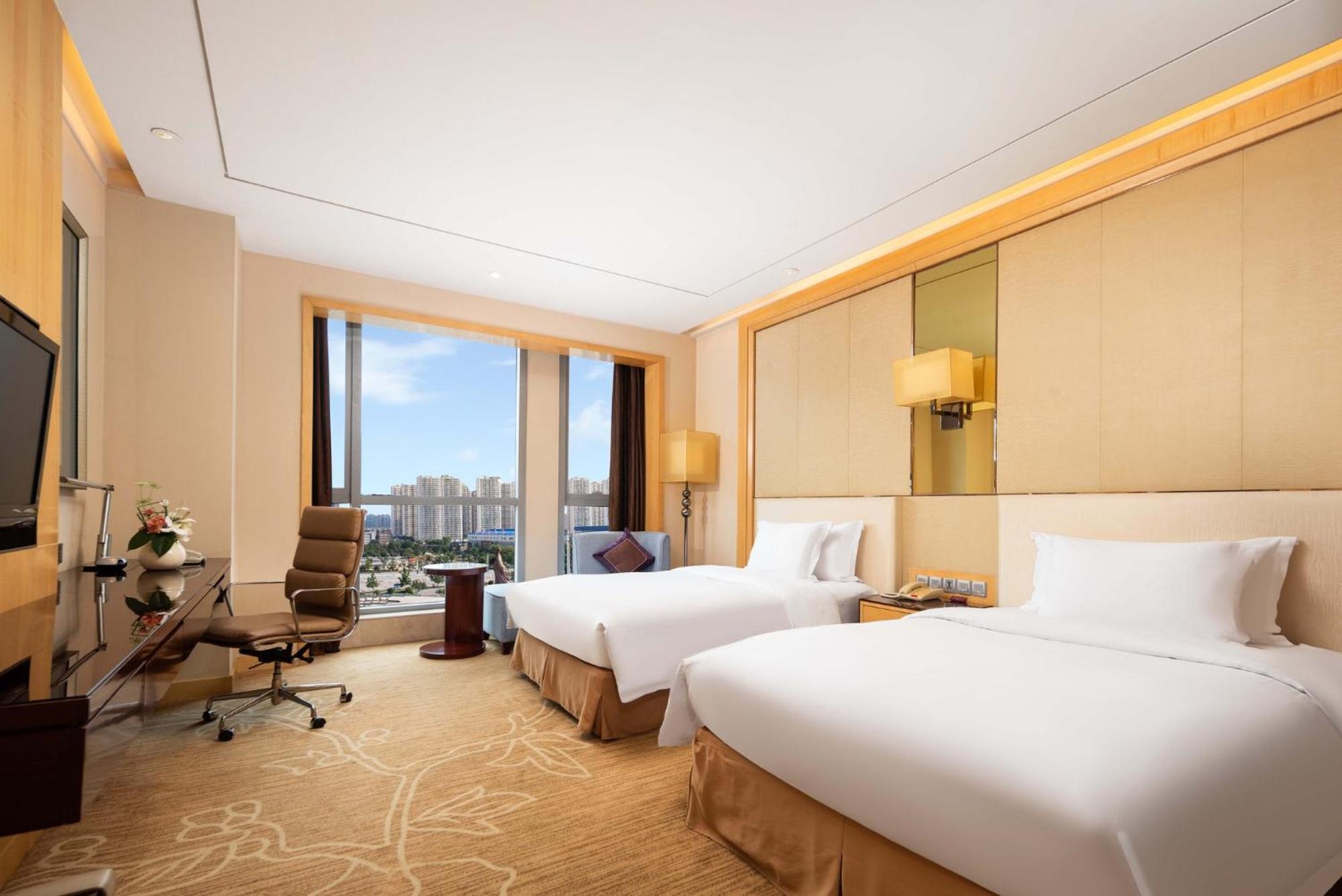 Crowne Plaza Xiangyang By Ihg Hotel Exterior photo